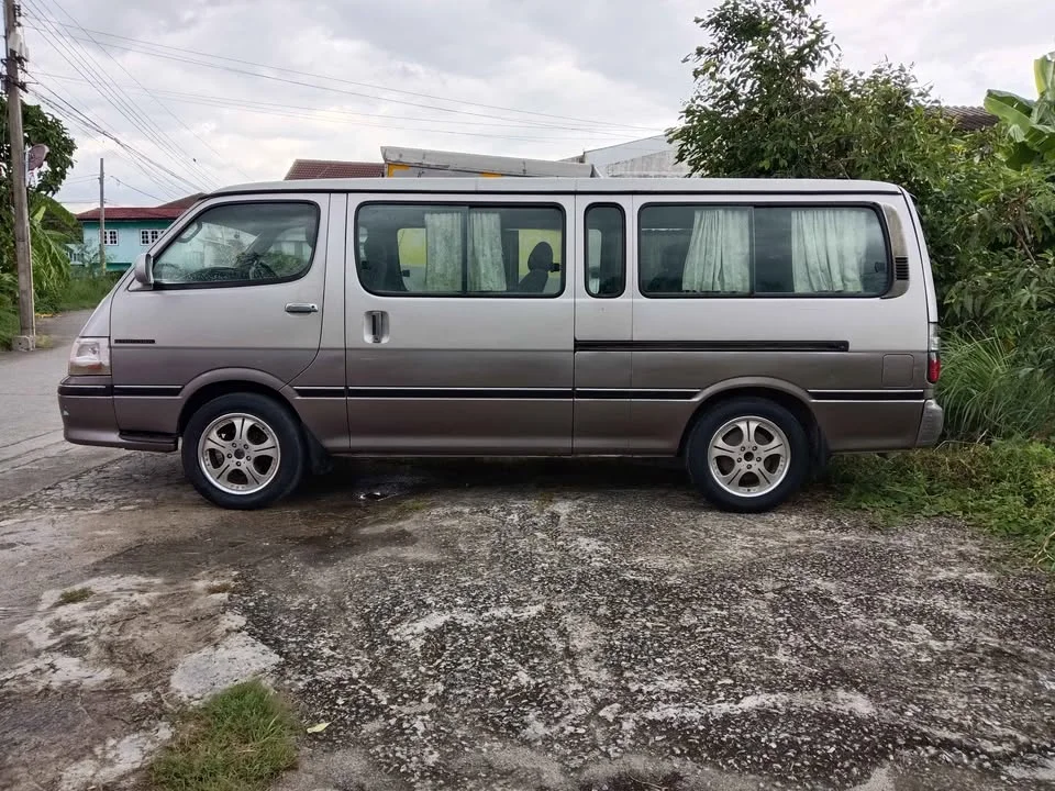 2000 Toyota Commuter IV (H100) 2
