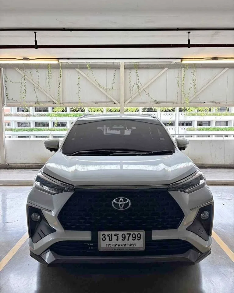 2023 Toyota Veloz III 2