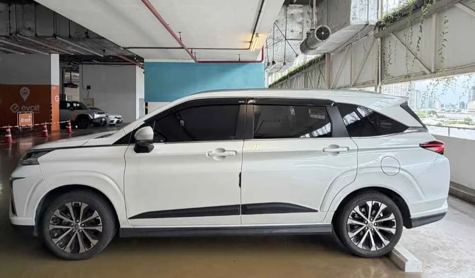2023 Toyota Veloz III 3