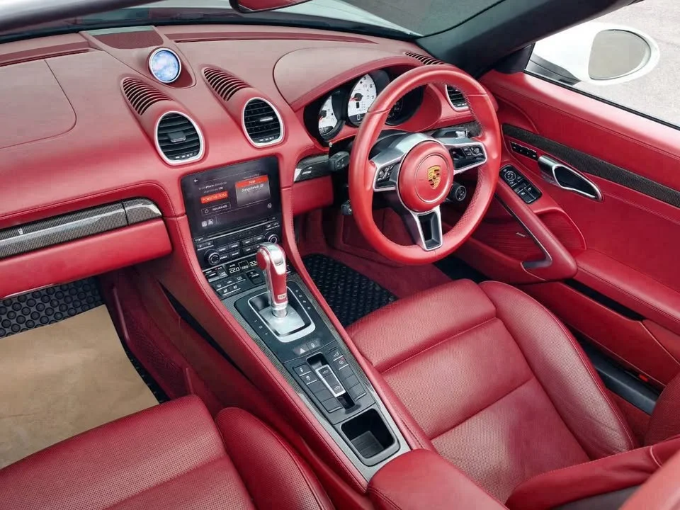 2016 Porsche 718 Boxster and Cayman IV 3