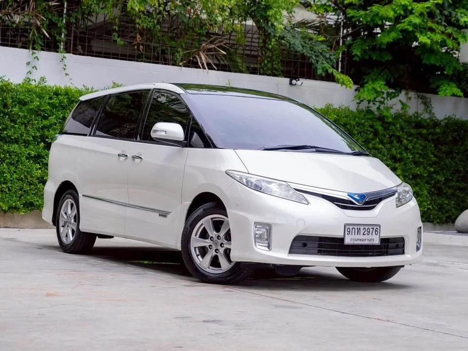 2010 Toyota Estima III 2