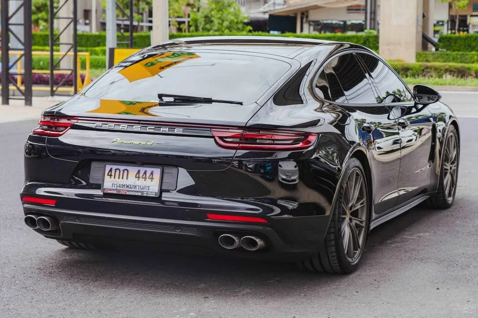 2018 Porsche Panamera II 2