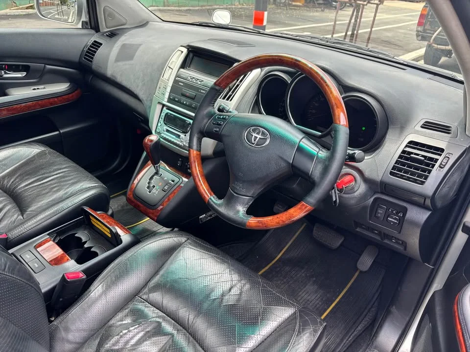 2003 Toyota Harrier II 2