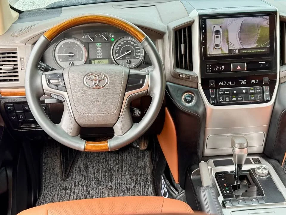 2017 Toyota Land Cruiser J200 3