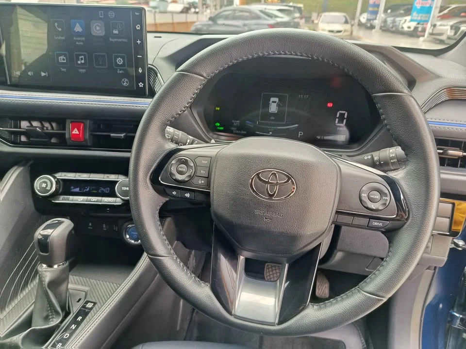 2023 Toyota Yaris Cross AC200 3