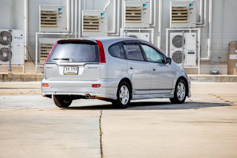 2004 Honda Stream I 2