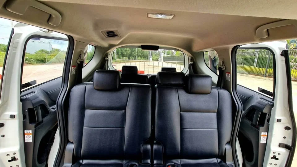 2018 Toyota Sienta II 2