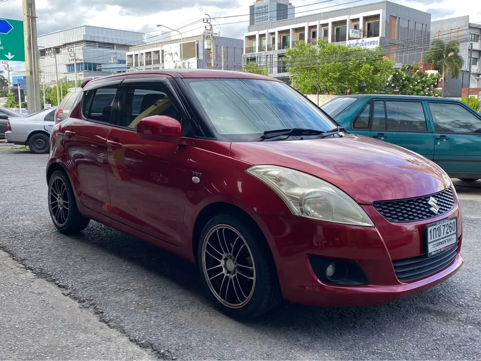 2012 Suzuki Swift II 2