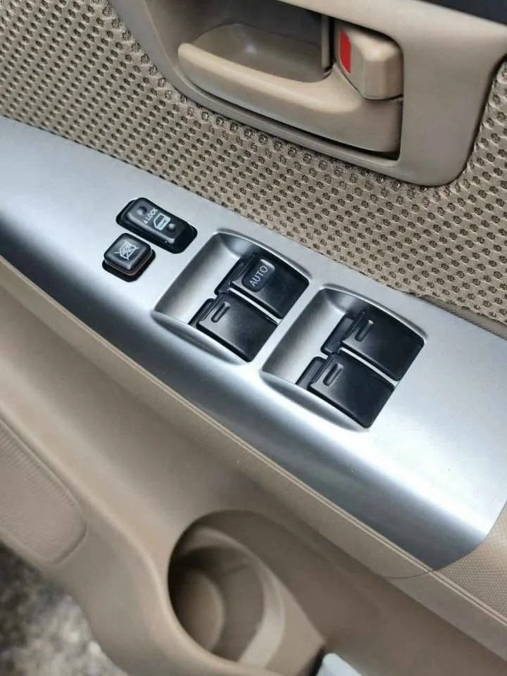 2013 Toyota Hilux VII 3