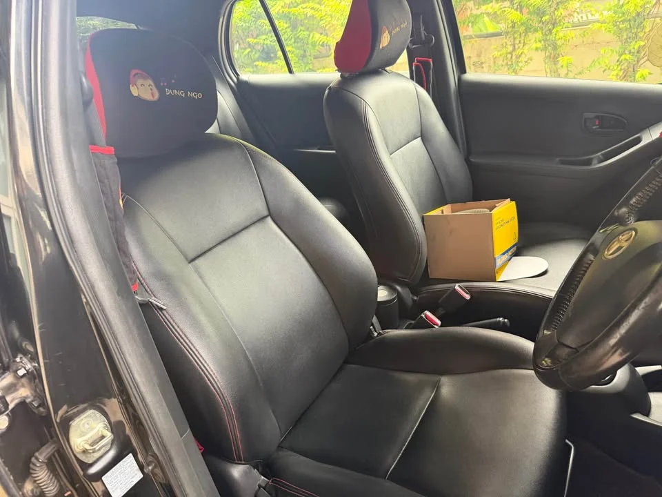 2006 Toyota Yaris II 2