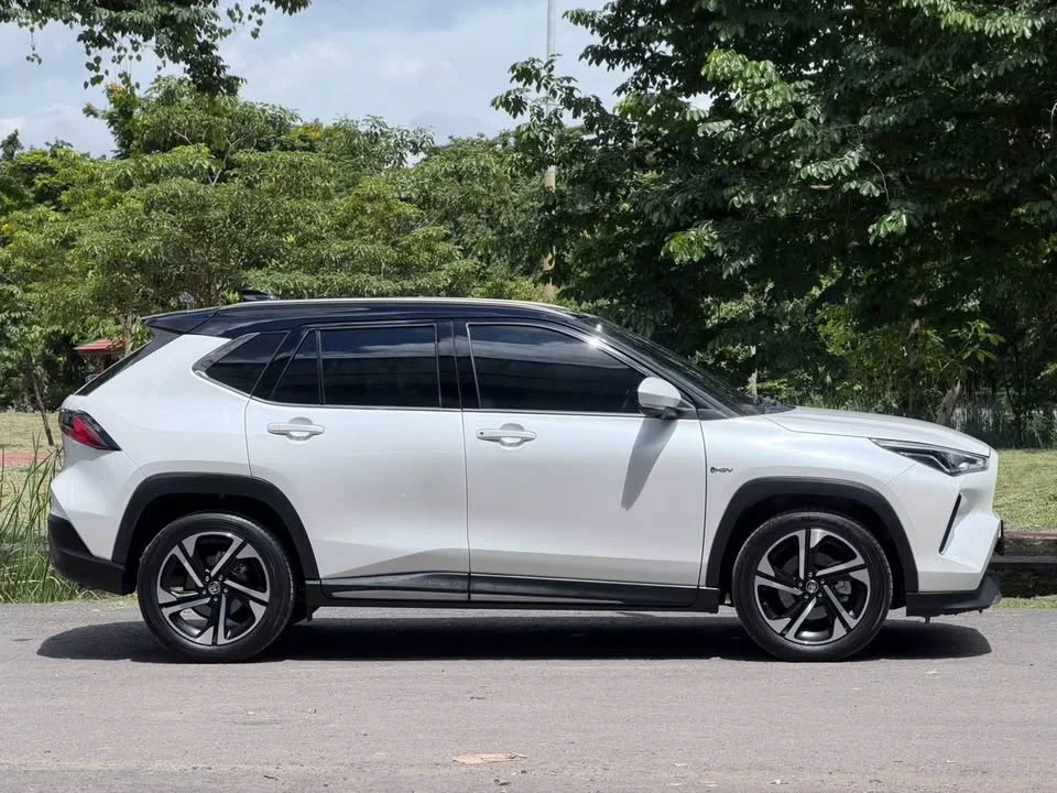 2026 Toyota Yaris Cross AC200 3