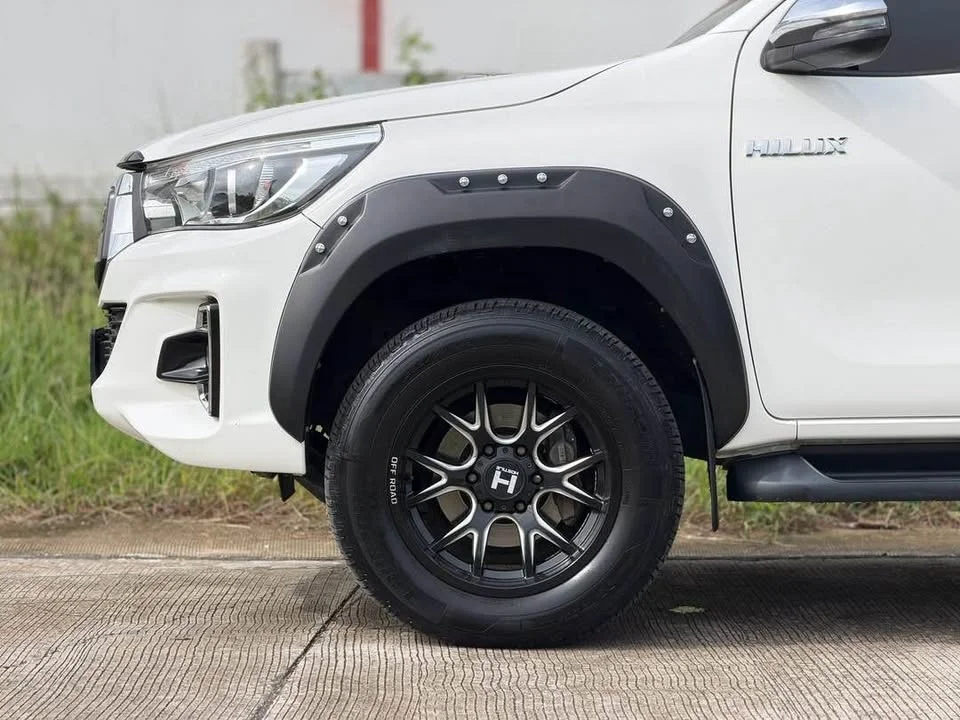 2018 Toyota Hilux VIII 2