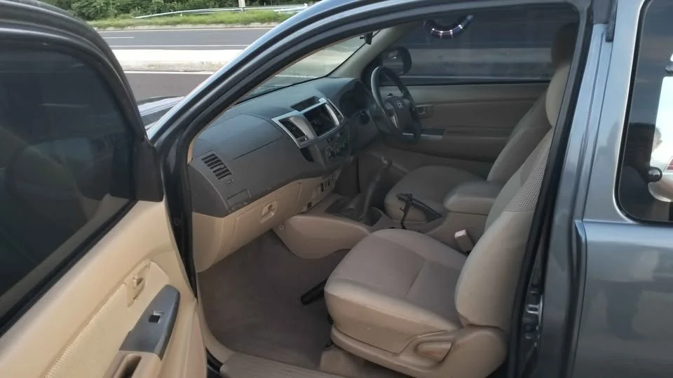 2012 Toyota Hilux VII 2