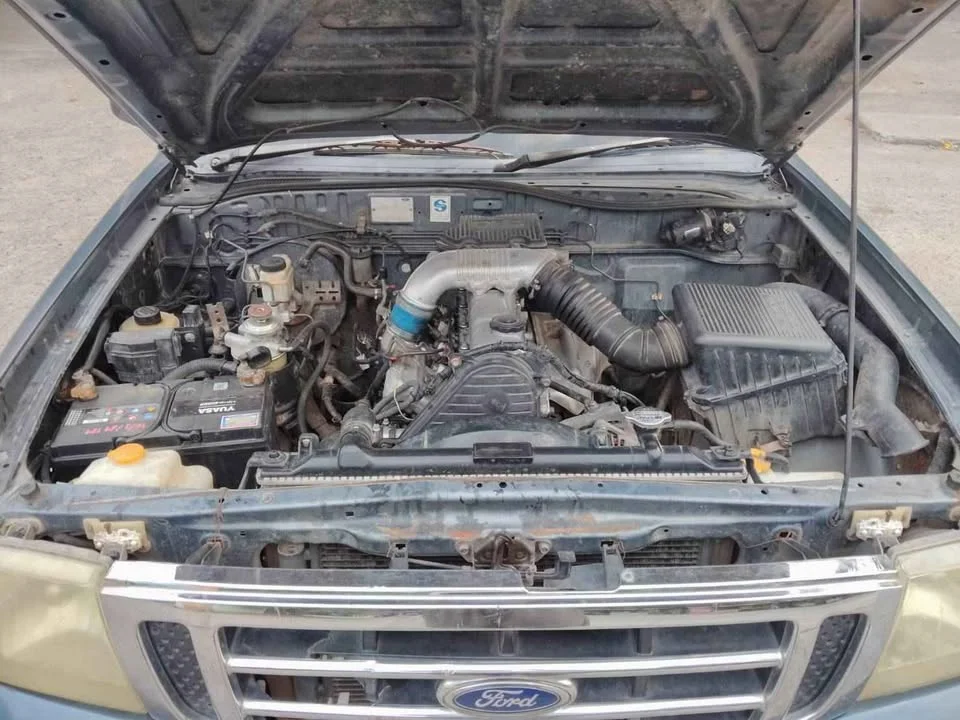 2004 Mazda 2500 Fighter V 3