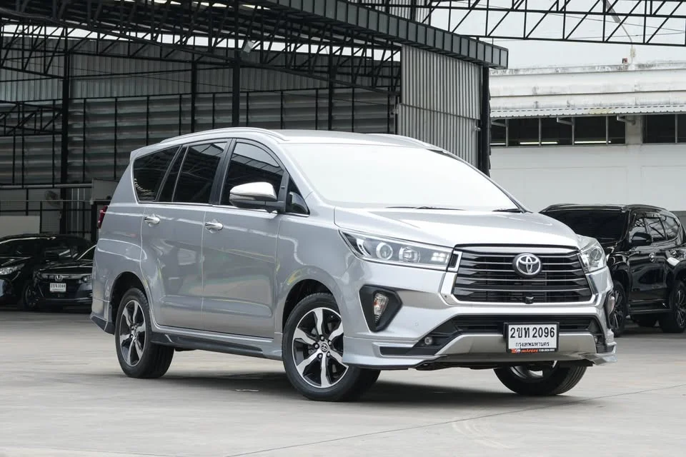 2022 Toyota Innova II 2