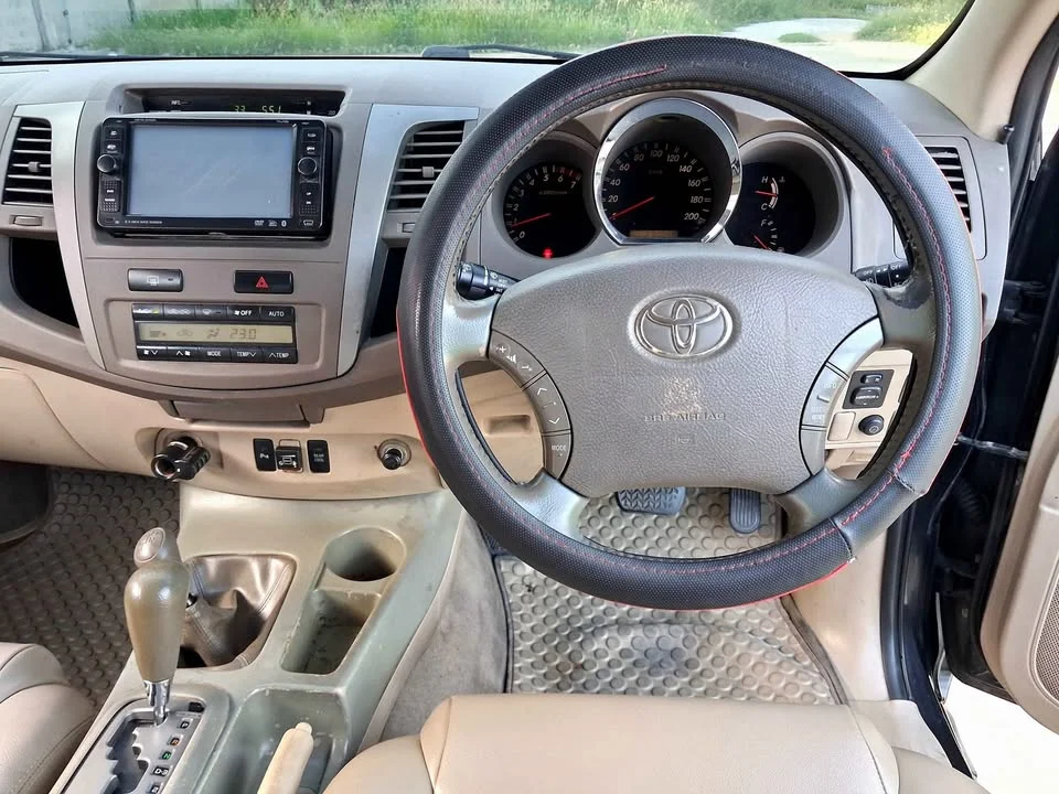 2005 Toyota Fortuner I 2