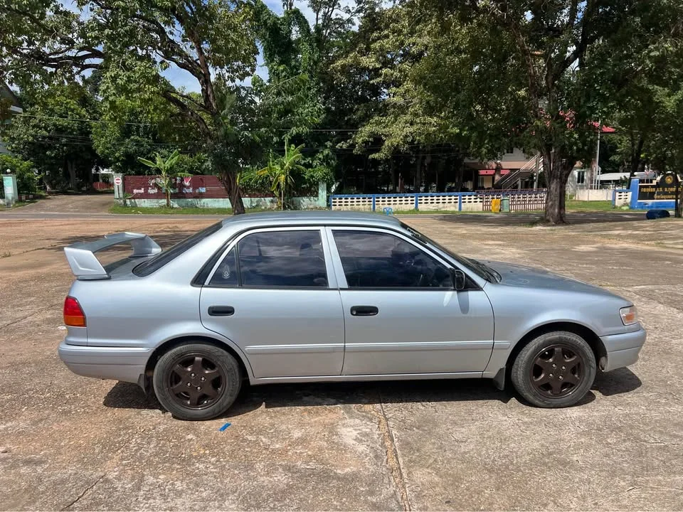1997 Toyota Corolla Altis VIII (E110) 3
