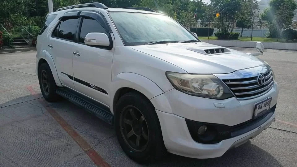 2012 Toyota Fortuner I 3
