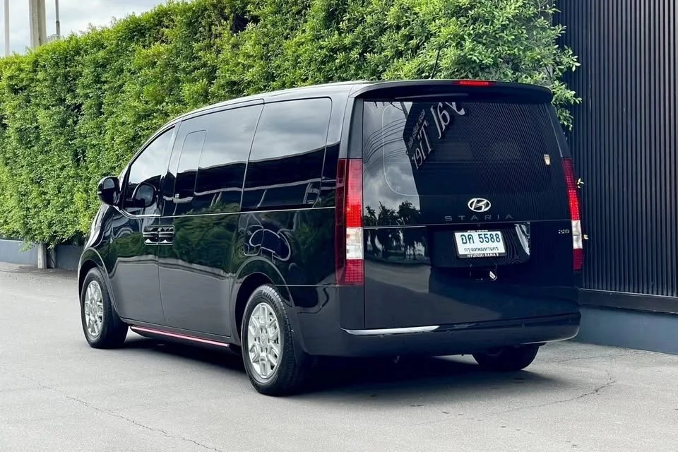2023 Hyundai Staria US4 3