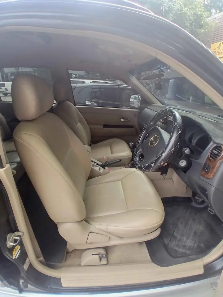 2008 Isuzu MU-7 3
