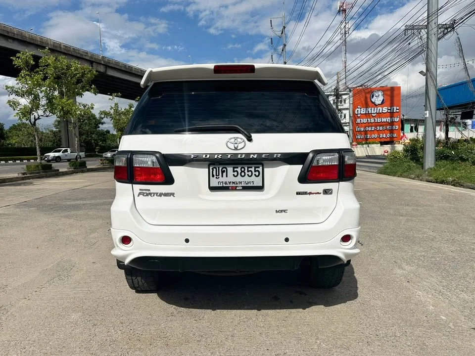 2010 Toyota Fortuner I 2