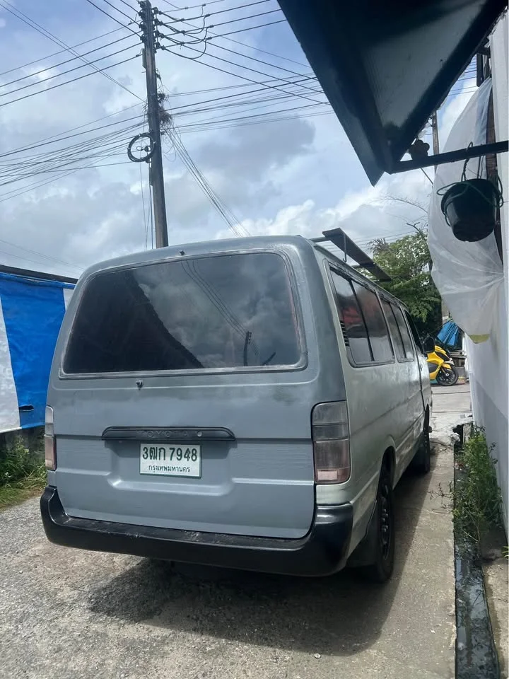 1997 Toyota Commuter IV (H100) 3