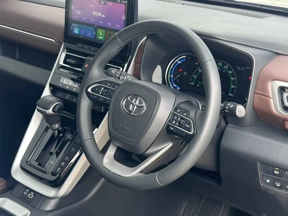 2023 Toyota Innova III 3