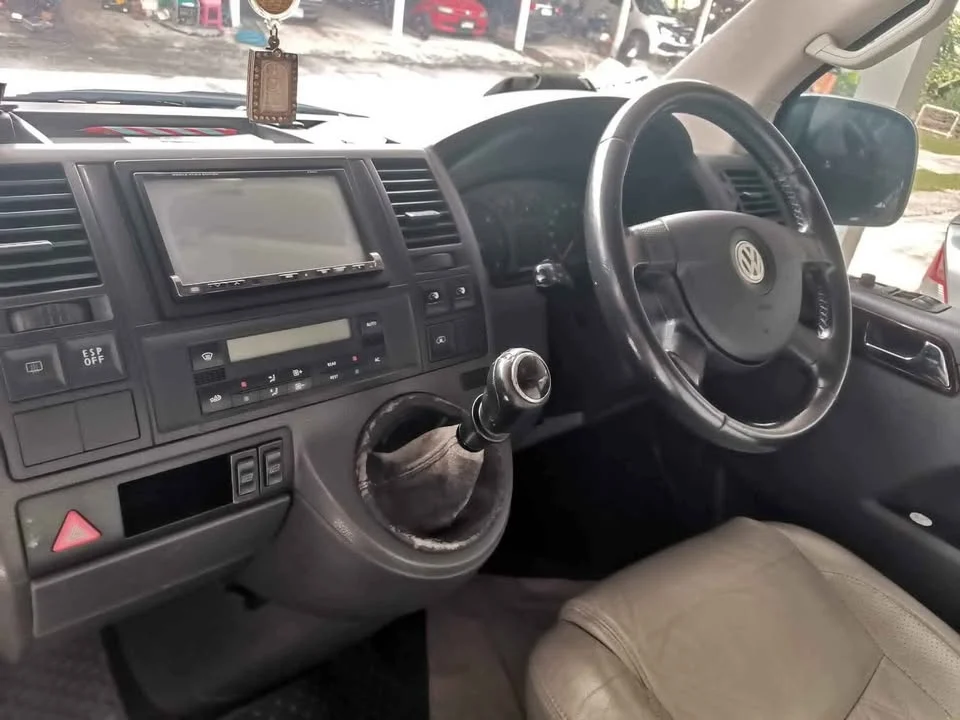 2010 Volkswagen Caravelle T5 2