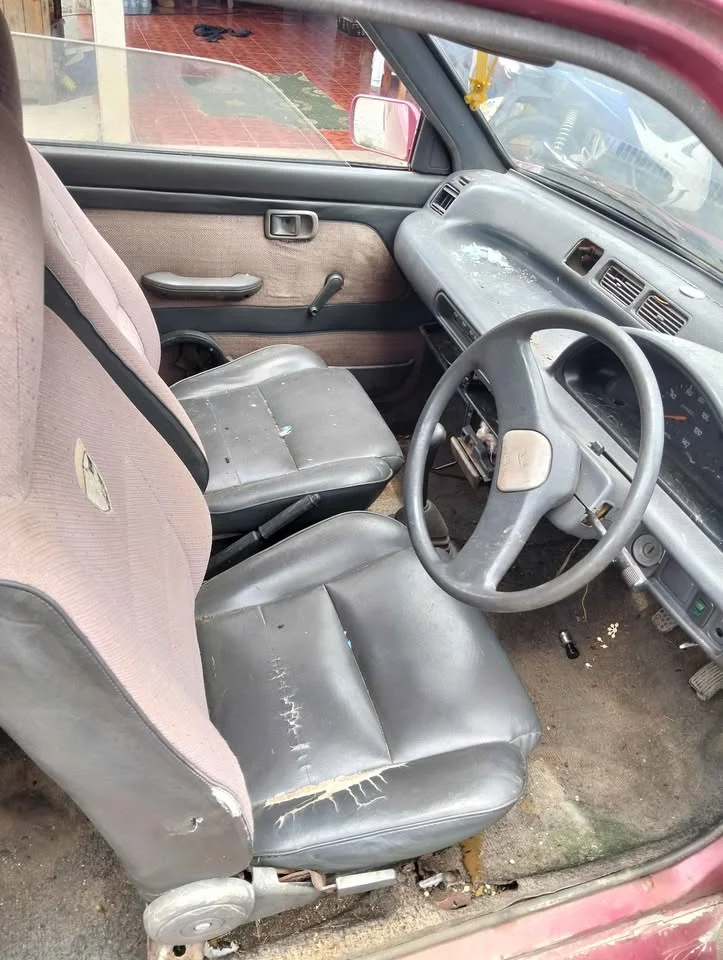 1998 Daihatsu Mira L200 2