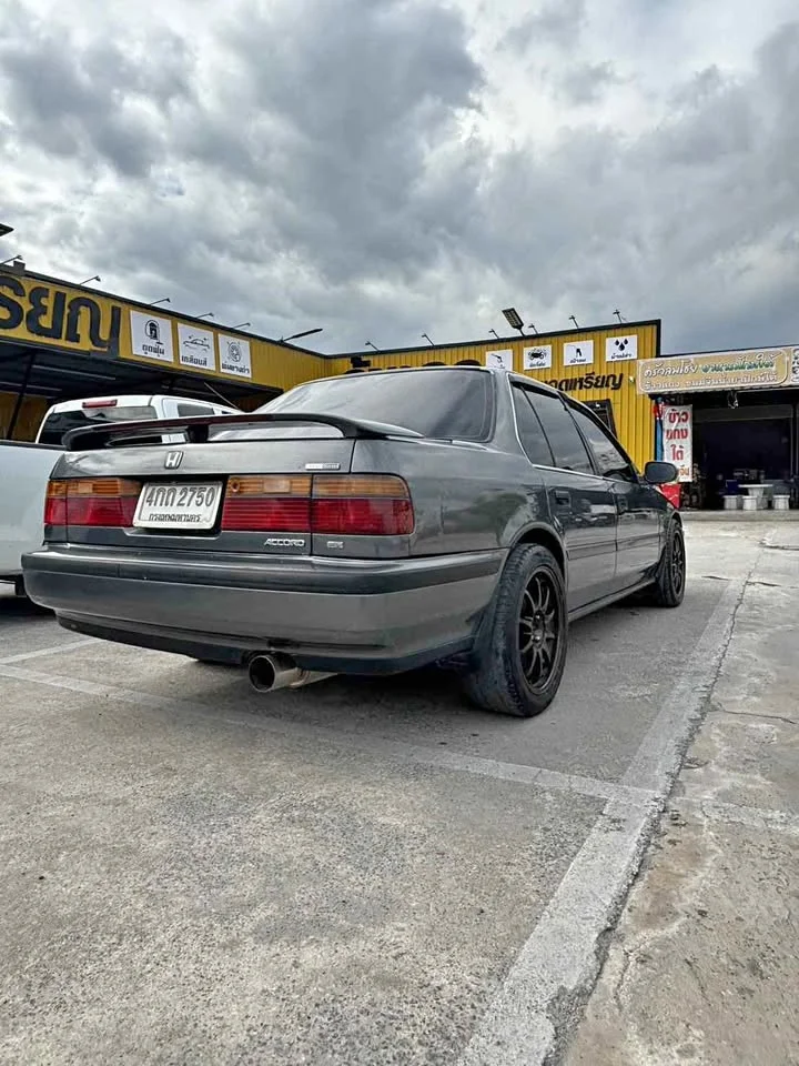 1993 Honda Accord IV 3
