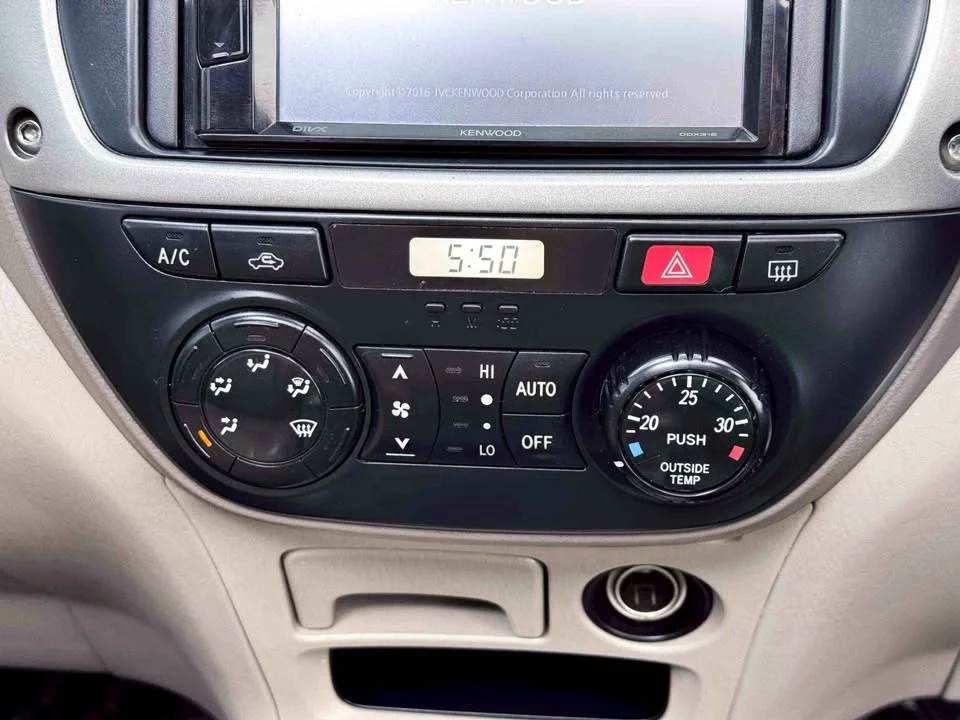 2001 Toyota RAV4 II 3