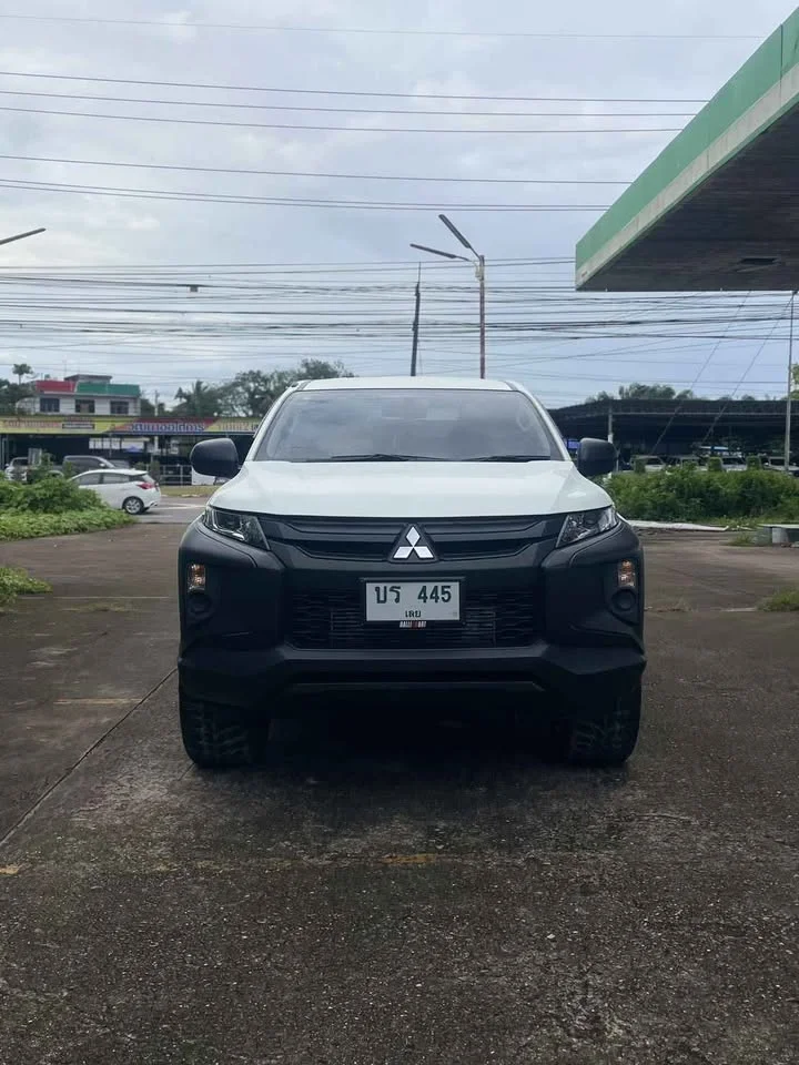 2022 Mitsubishi Triton V 2