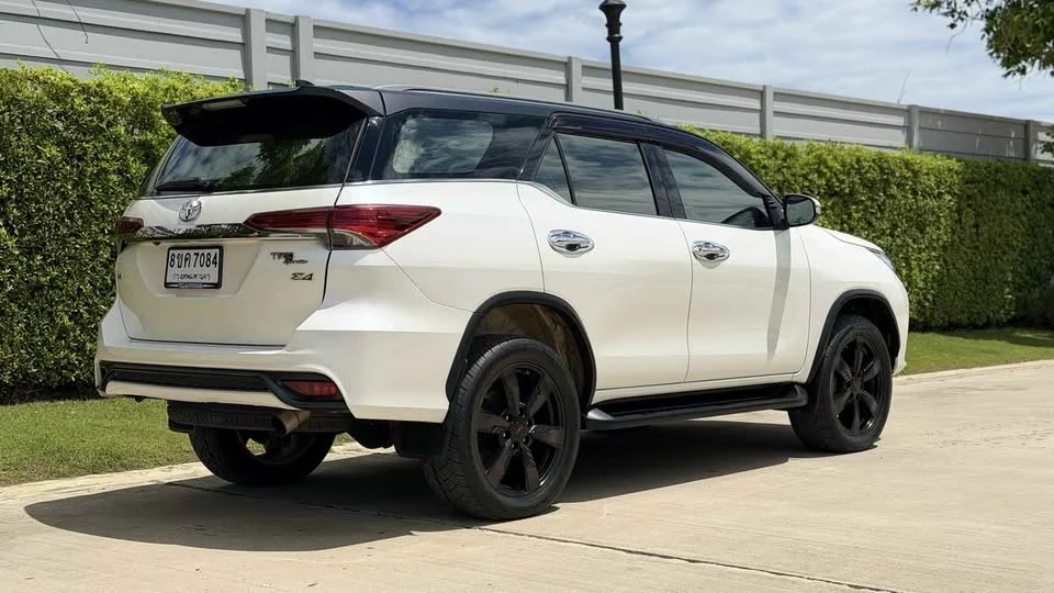 2016 Toyota Fortuner II 3