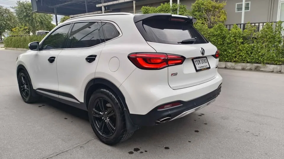 2021 MG HS 2
