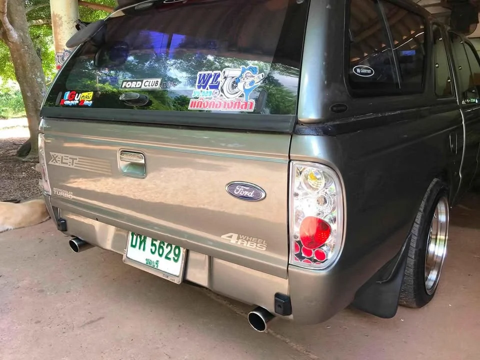 2006 Mazda 2500 Fighter V 2