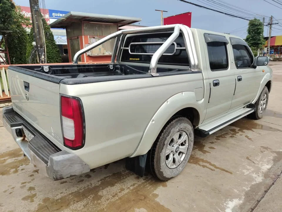 2002 Nissan Frontier I 2