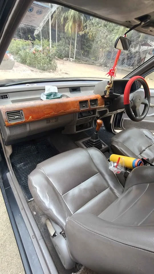 1995 Isuzu Vega I 2