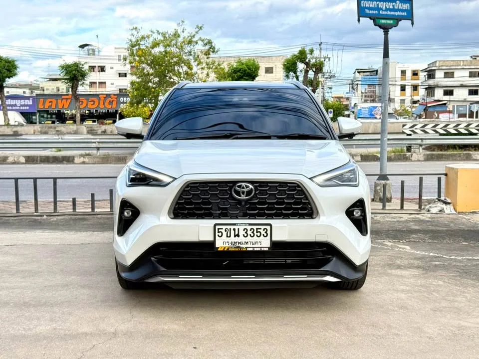 2024 Toyota Yaris Cross AC200 3