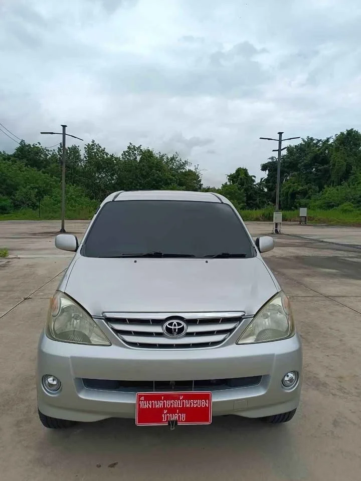 2004 Toyota Avanza I 2