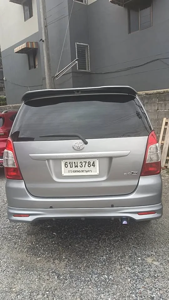 2013 Toyota Innova I 2