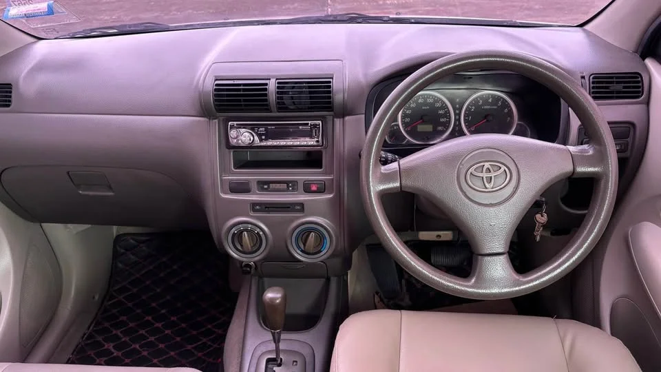 2010 Toyota Avanza I 3