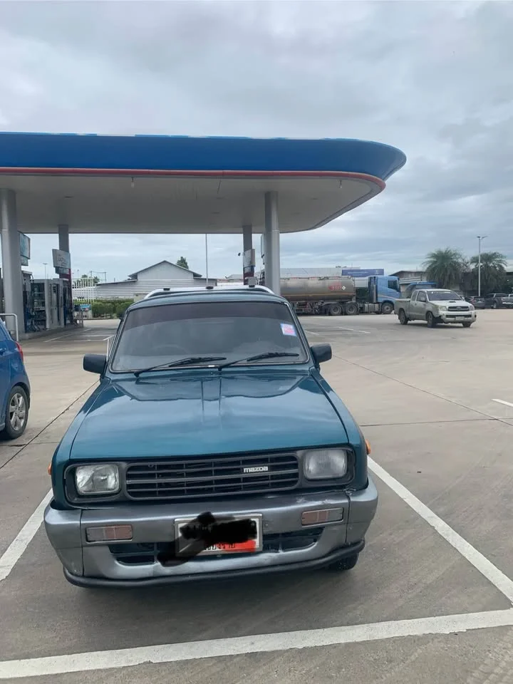 1993 Mazda B-series (Familia) III 2