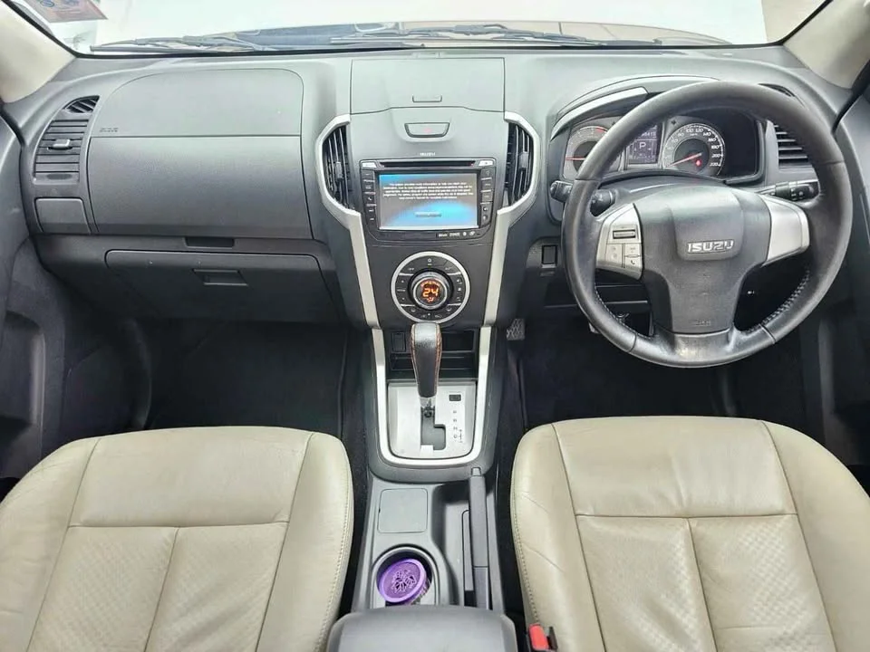 2014 Isuzu MU-X I 2