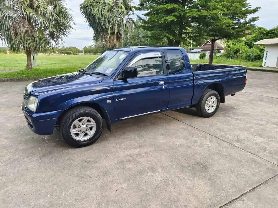 1998 Mitsubishi Strada III 2