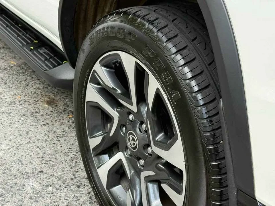 2024 Toyota Fortuner II 3