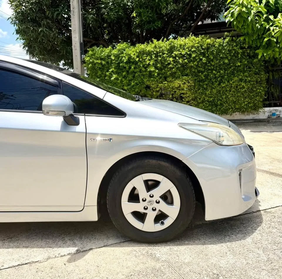 2012 Toyota Prius III 3