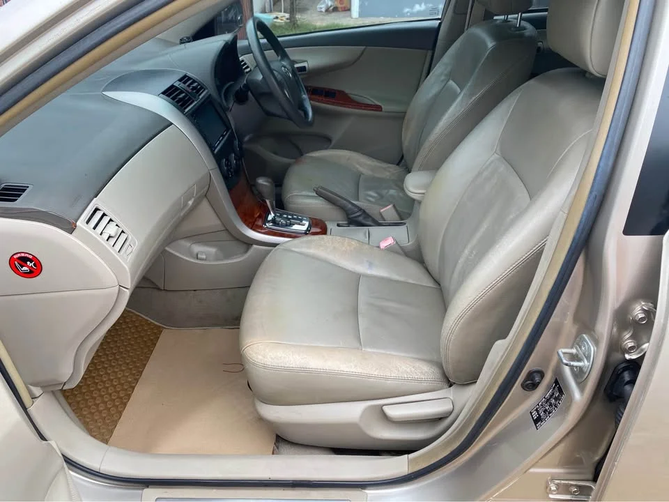 2010 Toyota Corolla Altis X (E140) 3