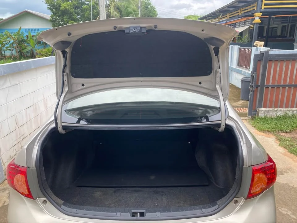 2010 Toyota Corolla Altis X (E140) 2