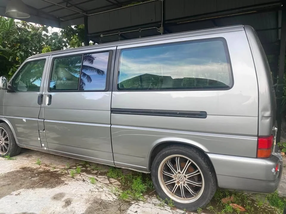 1990 Volkswagen Caravelle T4 2