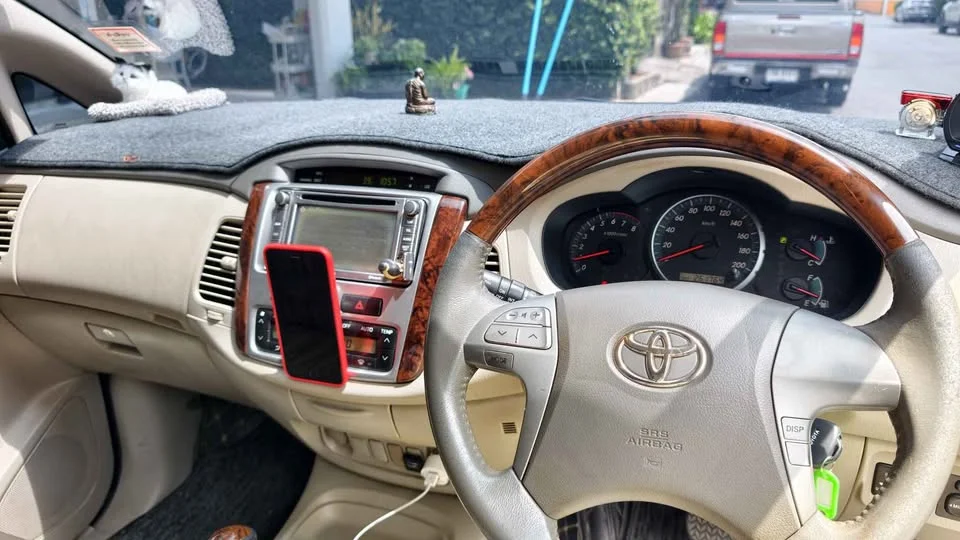 2013 Toyota Innova I 2